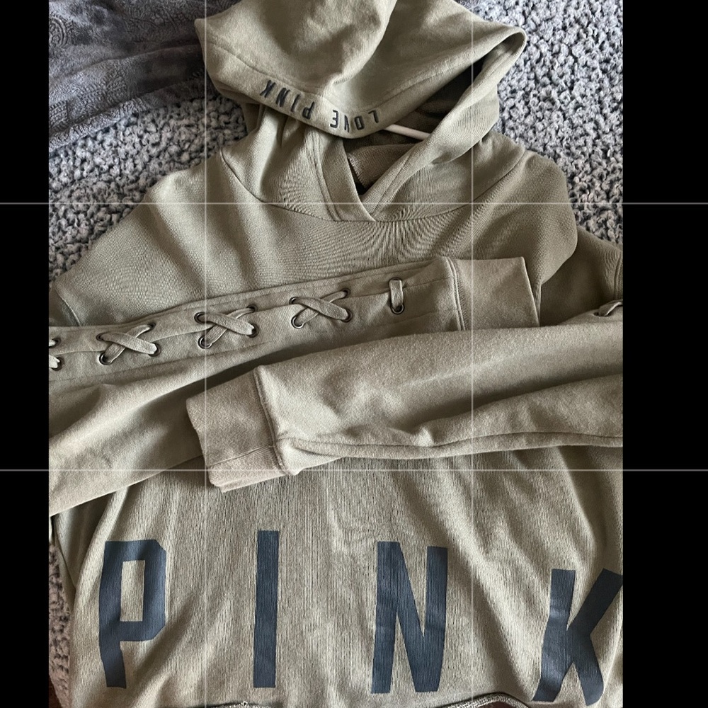 Victoria’s Secret top